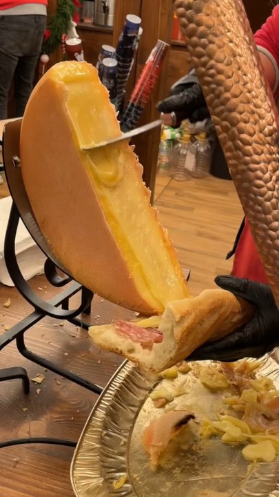 Les plus beaux marchés de Noël du monde, c’est par ici 😍✨Si tu as une recommandation n’hésite pas à me le dire en commentaire 🎄✨On va réunir tous les meilleurs marchés de Noël du monde pendant tout le mois de décembre 😍❄️