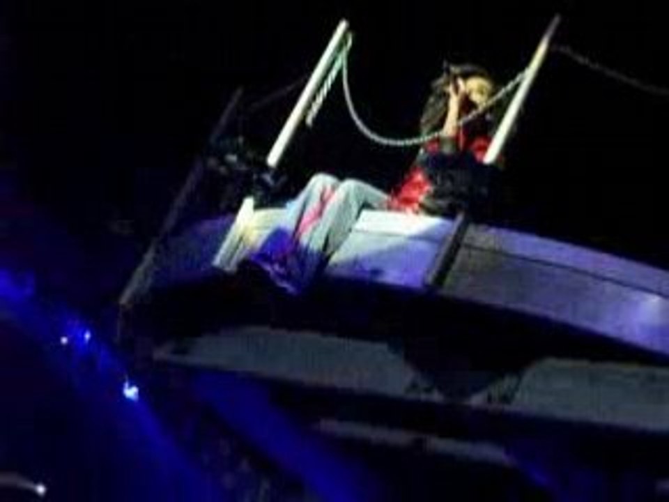 concert tokio hotel(13/03/2008)-schwarz(1ère partie)