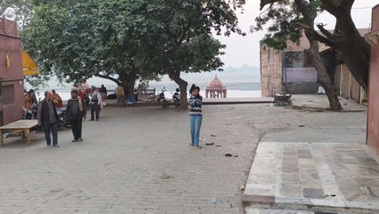 जहाँ भगवान कृष्ण ने बचपन में मिट्टी खाई, वहीं ब्रह्मांड घाट में आप भी महसूस कर सकते हैं उनकी दिव्यता 🌟 ब्रहमांड बिहारी मंदिर और यमुना घाट की सुंदरता के साथ एक अविस्मरणीय अनुभव #गोकुलव्लॉग #कृष्णलीला #ब्रह्मांडघाट #यमुना_धार्मिक #भगवानकृष्ण #धार्मिकस्थल