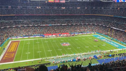 ¡Y llegó uno de los momentos más esperados! El Bernabéu cantó el 'Sweet Caroline'