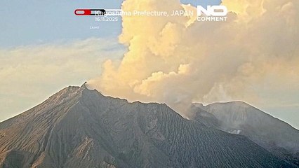 Japonya'da Sakurajima yanardağı patladı, kül bulutu Kagoshima semalarına yükseldi