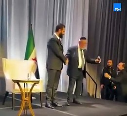 حاخام اليهود السوريين يوسف حمرا يبارك رئيس سوريا الانتقالي أحمد الشرع خلال لقاء مع الجالية السورية