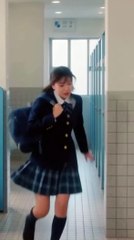 友だちと男子トイレに入るJKA highschool girl in the mens restroom#トイレ #制服