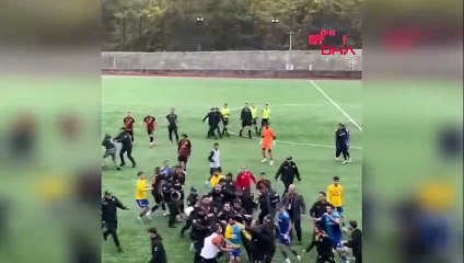 Artvin’de amatör maçta ortalık karıştı: Tekmeler havada uçuştu