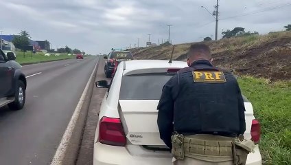 PRF apreende 24,5 kg de haxixe em abordagem na BR-369, no norte do Paraná