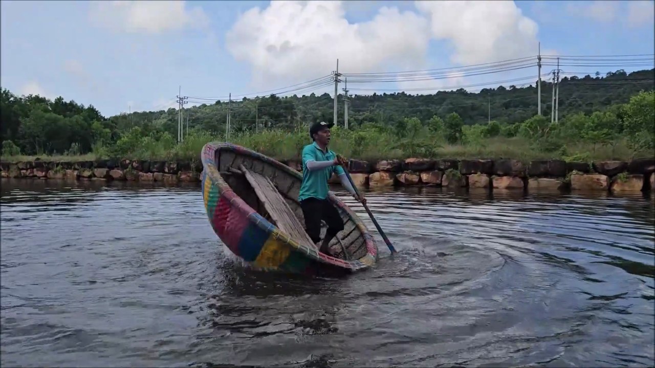 Bamboo Basket Dance at Cau Can River - Phu Quoc, Vietnam
