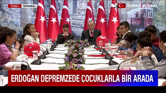 Cumhurbaşkanı Erdoğan sözü çocuklara bıraktı... Dolmabahçe'de renkli sohbet: ''Ben cumhurbaşkanı olsaydım...