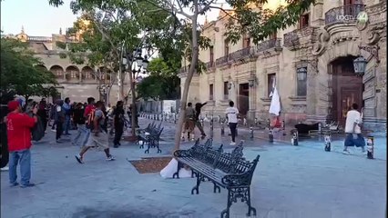 Dos oficinas y la puerta de ingreso y la del museo del Congreso, resultaron con daños tras protestas