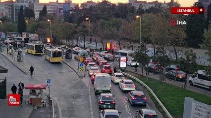 İstanbul'da okulların açılmasıyla İstanbul'da trafik yoğunluğu yaşandı
