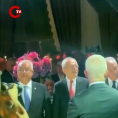 Eski CHP’li Mehmet Sevigen’in oğlunun Çırağan Sarayı’nda yapılan düğününde nikah şahitleri Kemal Kılıçdaroğlu, Binali Yıldırım, Süleyman Soylu ve Doğu Perinçek oldu.