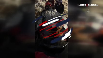 260. saatte büyük mucize: 14 yaşındaki erkek çocuğu enkazdan kurtarıldı