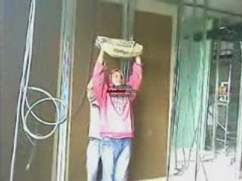 L'apprenti du chantier du batiment