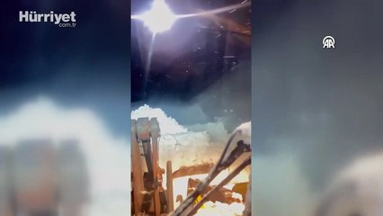 Hakkari ve Muş'ta kapanan 44 yerleşim yerinin yolu ulaşıma açıldı