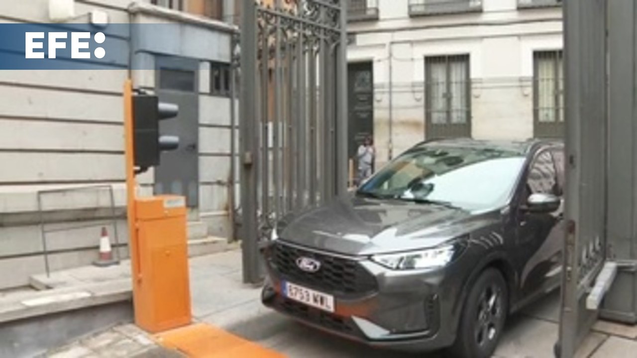 Mazón comparece en el Congreso tras ser culpado de la tragedia por las víctimas de la dana