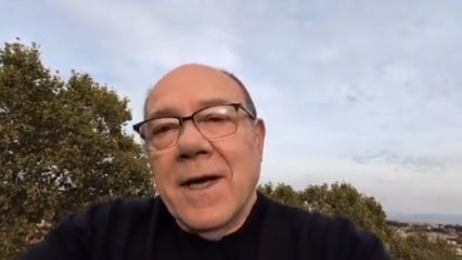 Il compleanno di Carlo Verdone: «Corro a mettermi la cravatta e il vestito, la macchina del sindaco è arrivata»