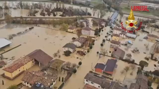 Il video dell'alluvione nel Goriziano: le immagini dall'elicottero, persone si rifugiano sui tetti