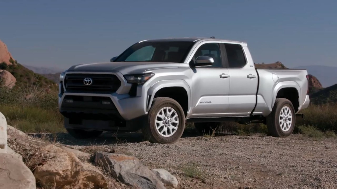 Neuer Toyota Tacoma SR5 (Modelljahr 2026) in Celestial Silbermetallic vorgestellt