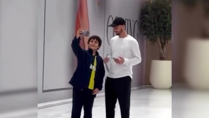 Vaclav Cerny'nin hareketi gündem oldu: Fenerbahçe armasını eliyle kapattı