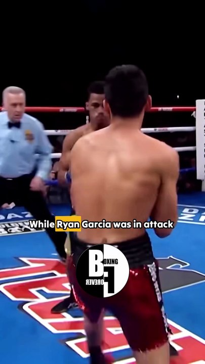 Lopez DODGED the HOOKS! But not THIS punch!