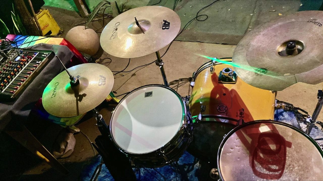 Furto de Carro e Instrumentos Musicais no Engenho do Meio, Recife: Artista Luta para Recuperar Perdas Avaliadas em R$8 Mil