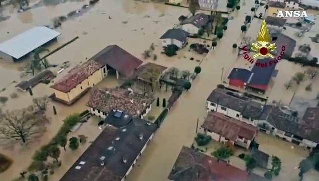 Esonda il Torre nel Goriziano, persone sui tetti delle case
