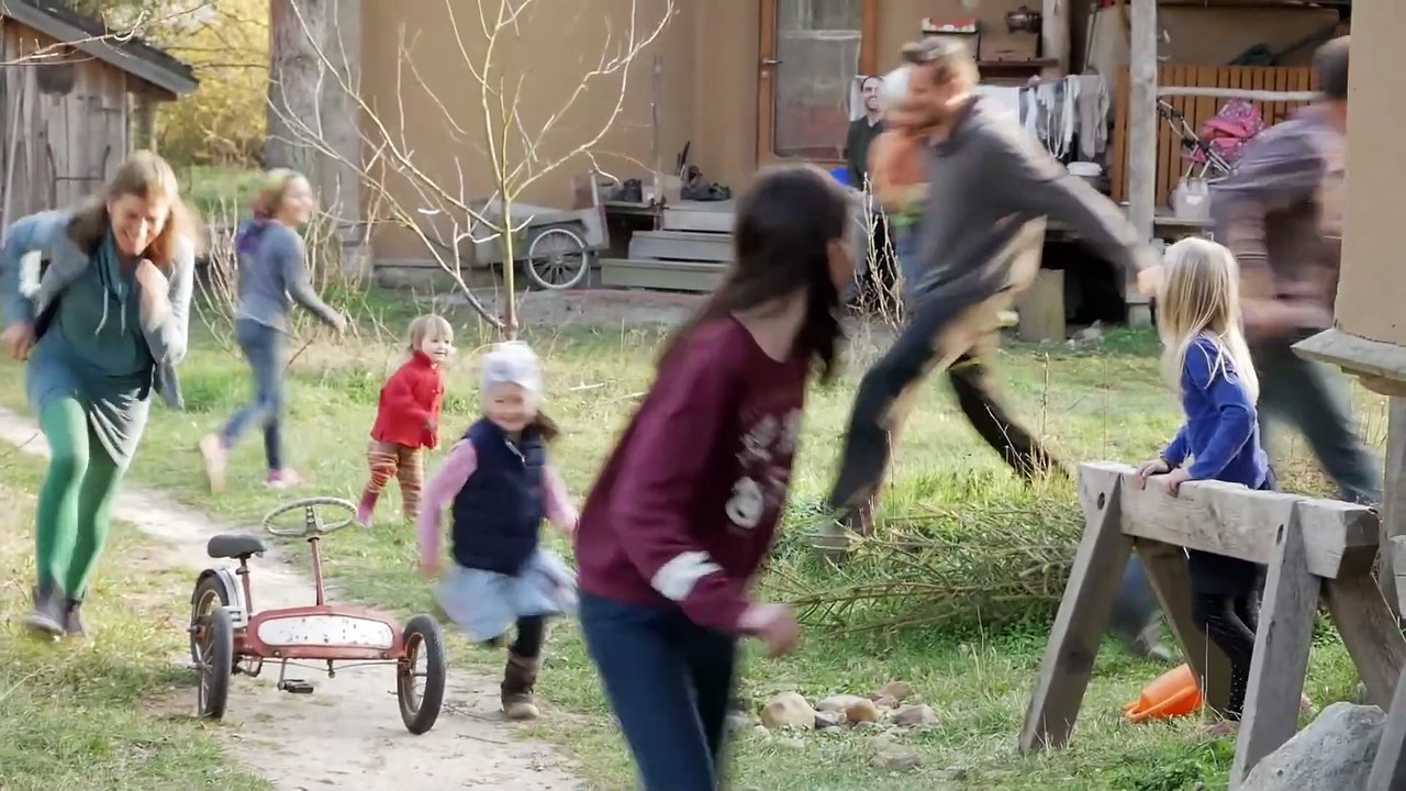 Kein richtig falsches Leben | movie | 2021 | Official Trailer