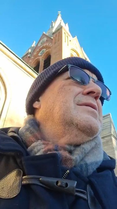 Funderar vid och i Nikolai kyrka i Örebro och undrar hur Ni tänker om och kring detta jag talar om i Livesändningen?Örebro 17 Nov. 2025