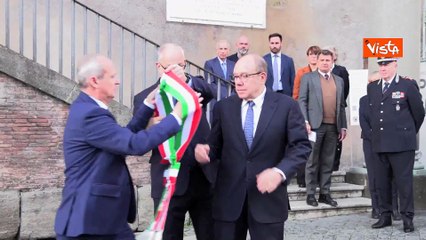 Verdone sindaco di Roma per un giorno: Tapperemo le buche. Ma prima prosciughiamo il Tevere