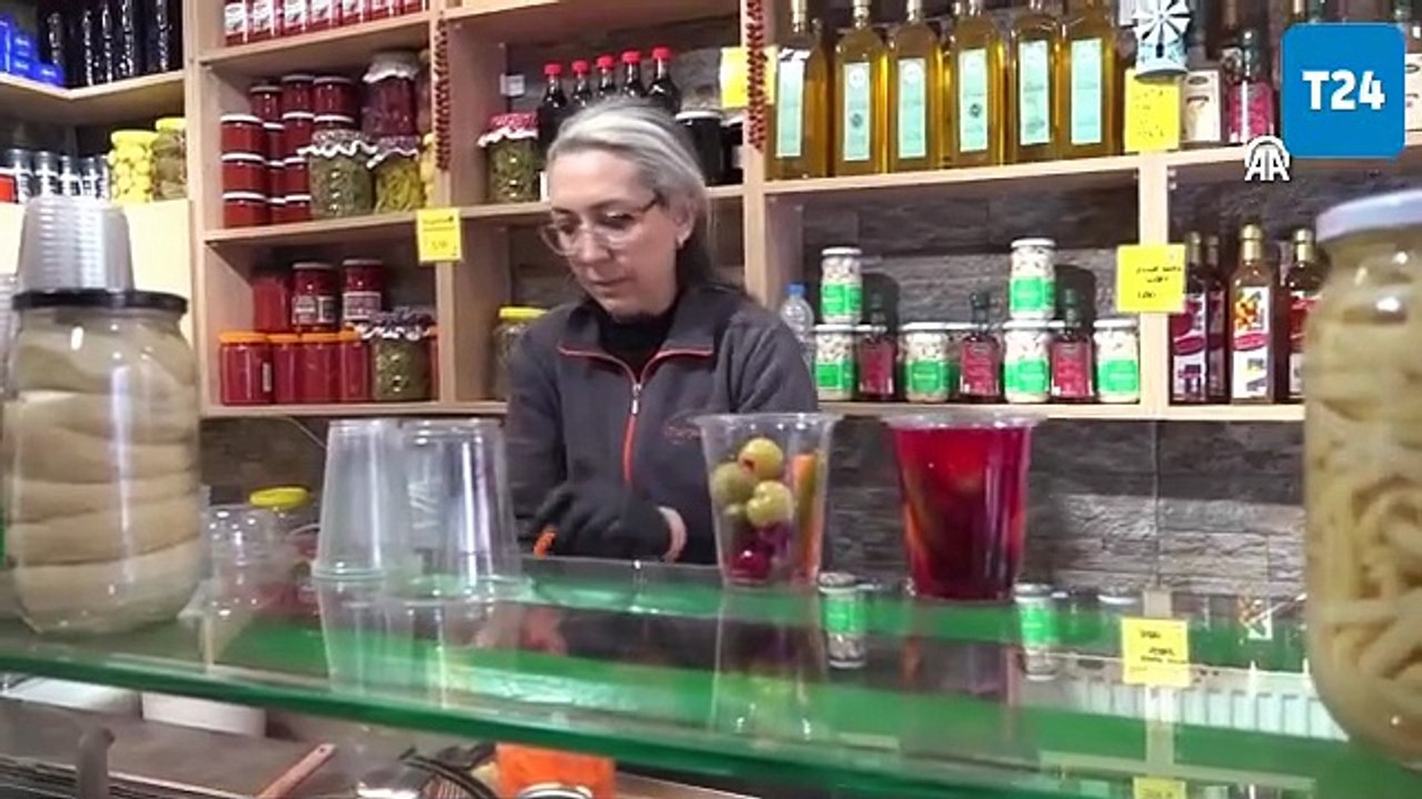 "Neşeli Günler" filmi gerçek oldu: Boşanmış çiftin turşu savaşları!