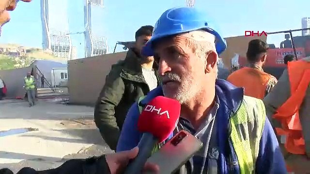 İzmir'de inşaat şantiyesinde yangın; alevler 2 otomobile sıçradı