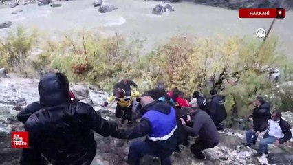 Hakkari’de pikap Zap Suyu’na düştü: 2 ölü