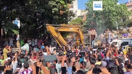 نخست‌وزیر پیشین بنگلادش به اتهام «سرکوب اعتراضات دانشجویی» به اعدام محکوم شد