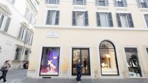 Furto da Louis Vuitton a Roma, caccia a tre uomini fuggiti su un suv