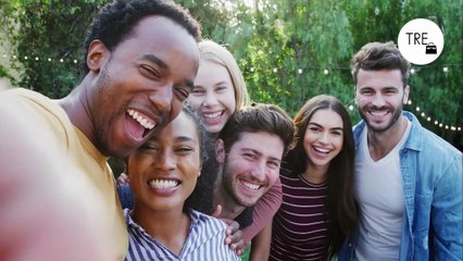 Los amigos nos hacen felices pero según un experto no podemos tener muchos: “es una devaluación de la amistad”