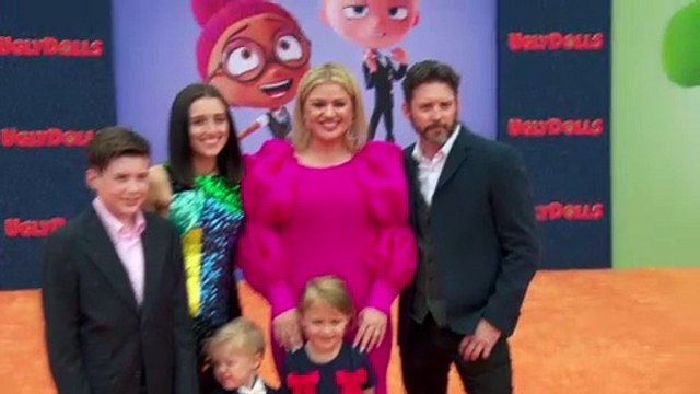 Kelly Clarkson & Brandon Blackstock Divorce Settlement Revealed: Custody,Support & More