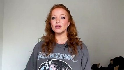 Amy Robach & T.j. Holmes Snuggle Up On Sidewalk In 1st Photos Since Leaving Abc