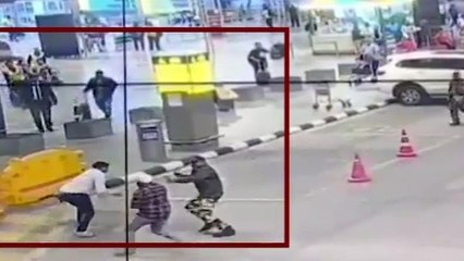 Bengaluru airport authorities stop man with knife attacking cab drivers