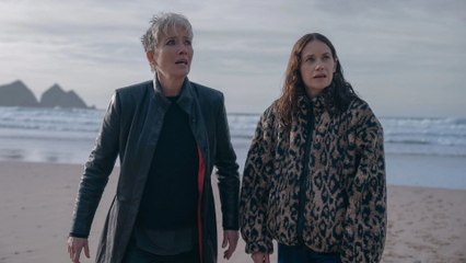 Mistério em Cemetery Road 1ª Temporada Trailer Dublado