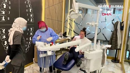 Tedaviden sonra diş etleri çekilen Danimarkalı ikizlerden fotoğraflı savunma