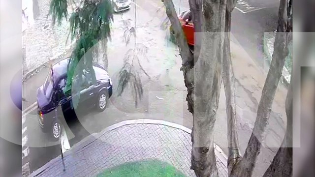 Cacetada! Câmera flagra batida envolvendo três veículos em Cascavel