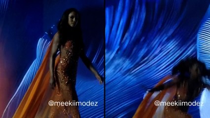 Miss Jamaica sufre una aparatosa caída desde lo alto de un escenario contra el suelo