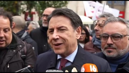 Conte: prelievo a banche e giganti web per stipendi e sanità