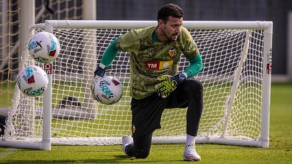 Dimitrievski tendrá sanción tras disculparse en el vestuario por sus polémicas declaraciones