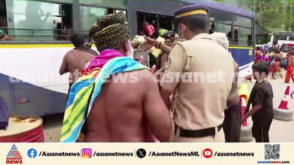 നിലയ്ക്കലിലെ ക്രമീകരണങ്ങൾ പാളുന്നു, KSRTC ബസിൽ കയറുന്നതിനിടെ കയ്യാങ്കളി