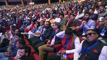 Bihar's Youngest MLA Maithili Thakur Superbly Sings Shiv Bhajan Infront Of PM Modi