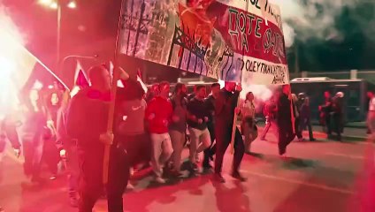 Plus de 10 000 défilent à Athènes pour marquer l'anniversaire du soulèvement étudiant de 1973