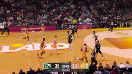 Mitchell escapes like Houdini and scores for the Cavaliers