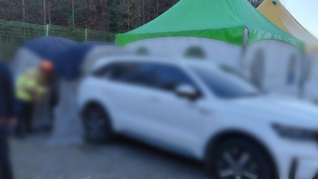 차박 텐트 연결 차량서 남녀 숨진 채 발견 / YTN