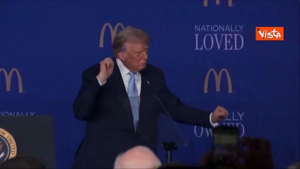 Trump balla sulle note di Ymca a summit economico di McDonald's a Washington