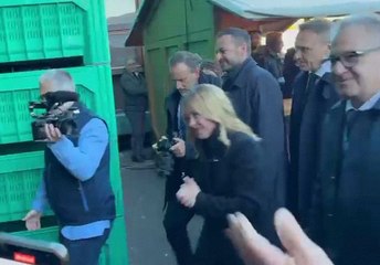 L'arrivo di Giorgia Meloni nella sede di Melinda